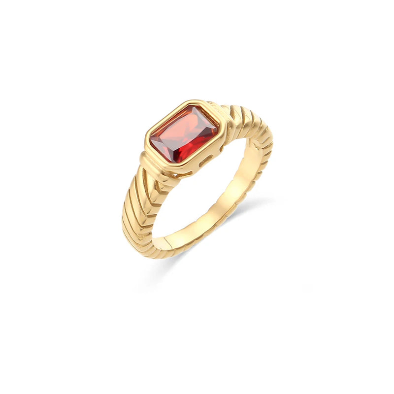 Eternal Radiance – 18k Gold Textured Gemstone Ring for Elegance and Energy