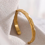 Minimalist Hammered Gold Cuff Bracelet – Adjustable Stainless Steel Bangle